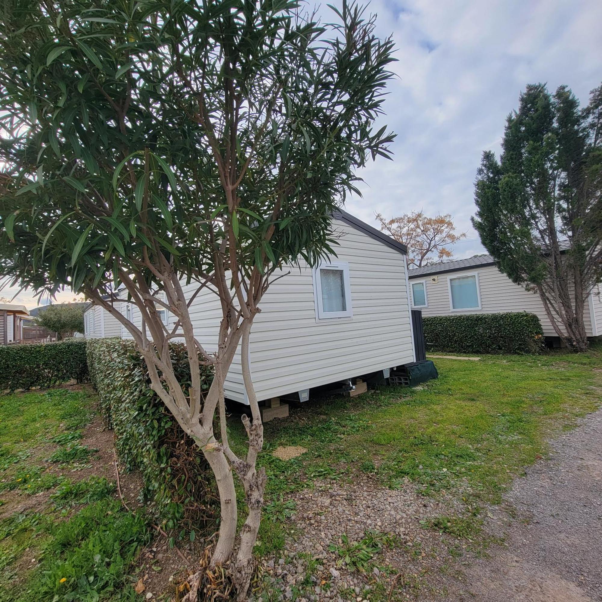 Mobilhome Au Camping Les Salins De La Gardiole Ex Camping Europe Vic-la-Gardiole Kültér fotó