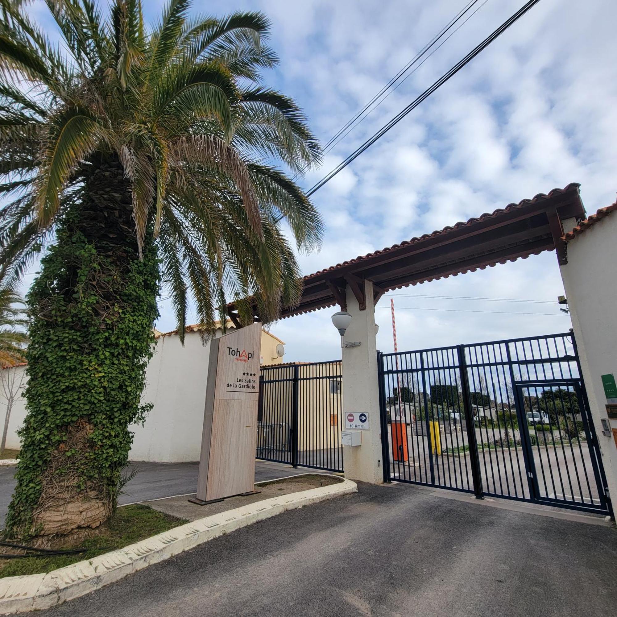 Mobilhome Au Camping Les Salins De La Gardiole Ex Camping Europe Vic-la-Gardiole Kültér fotó